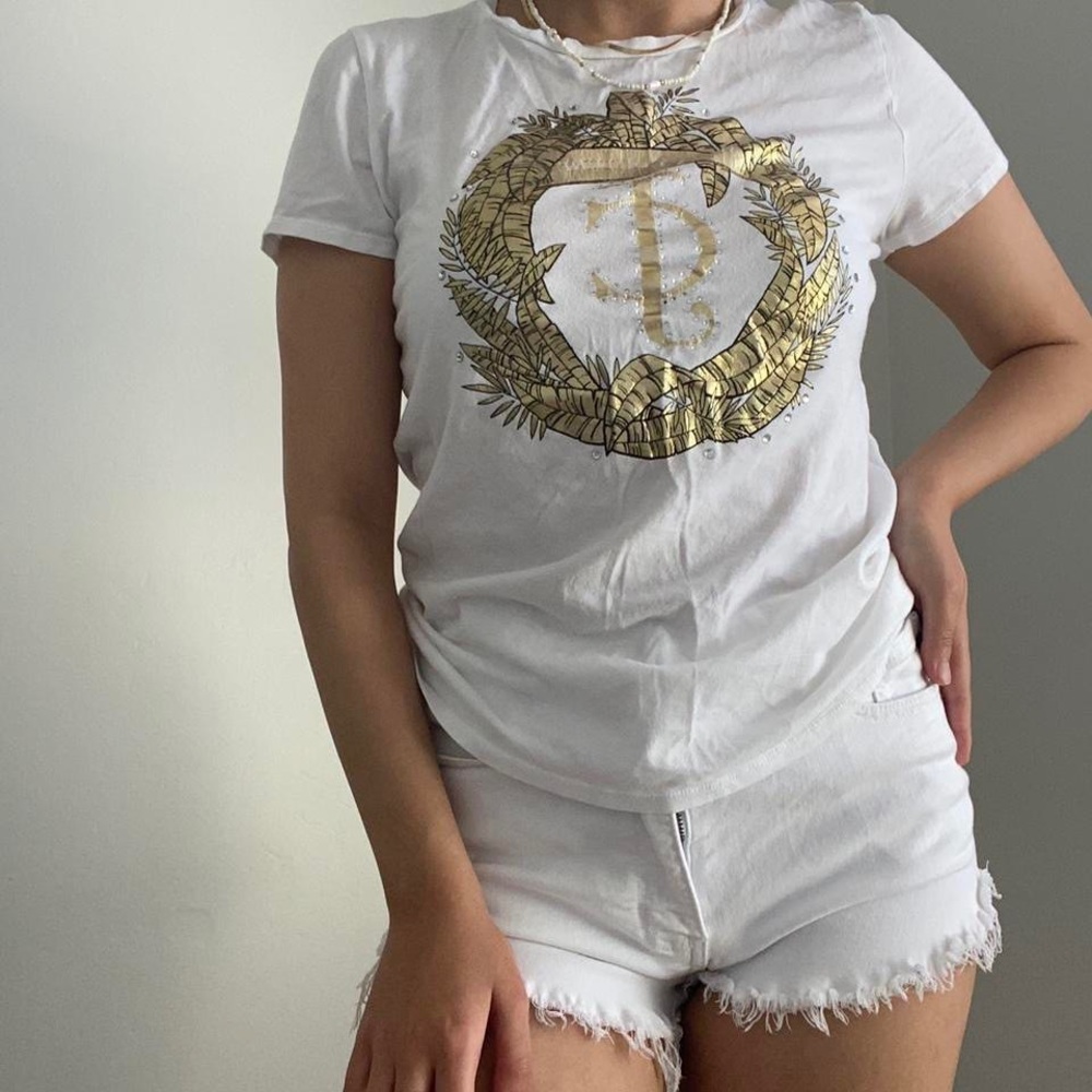 Vintage Y2K Juicy Couture White and Gold Logo Tee Size Medium